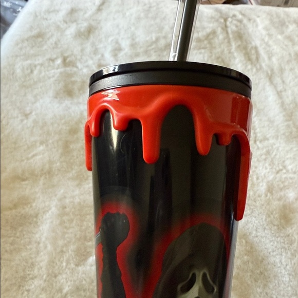 Ghostface dripping blood Halloween Tumblr 🔪🩸🩸🔪 - Picture 3 of 9